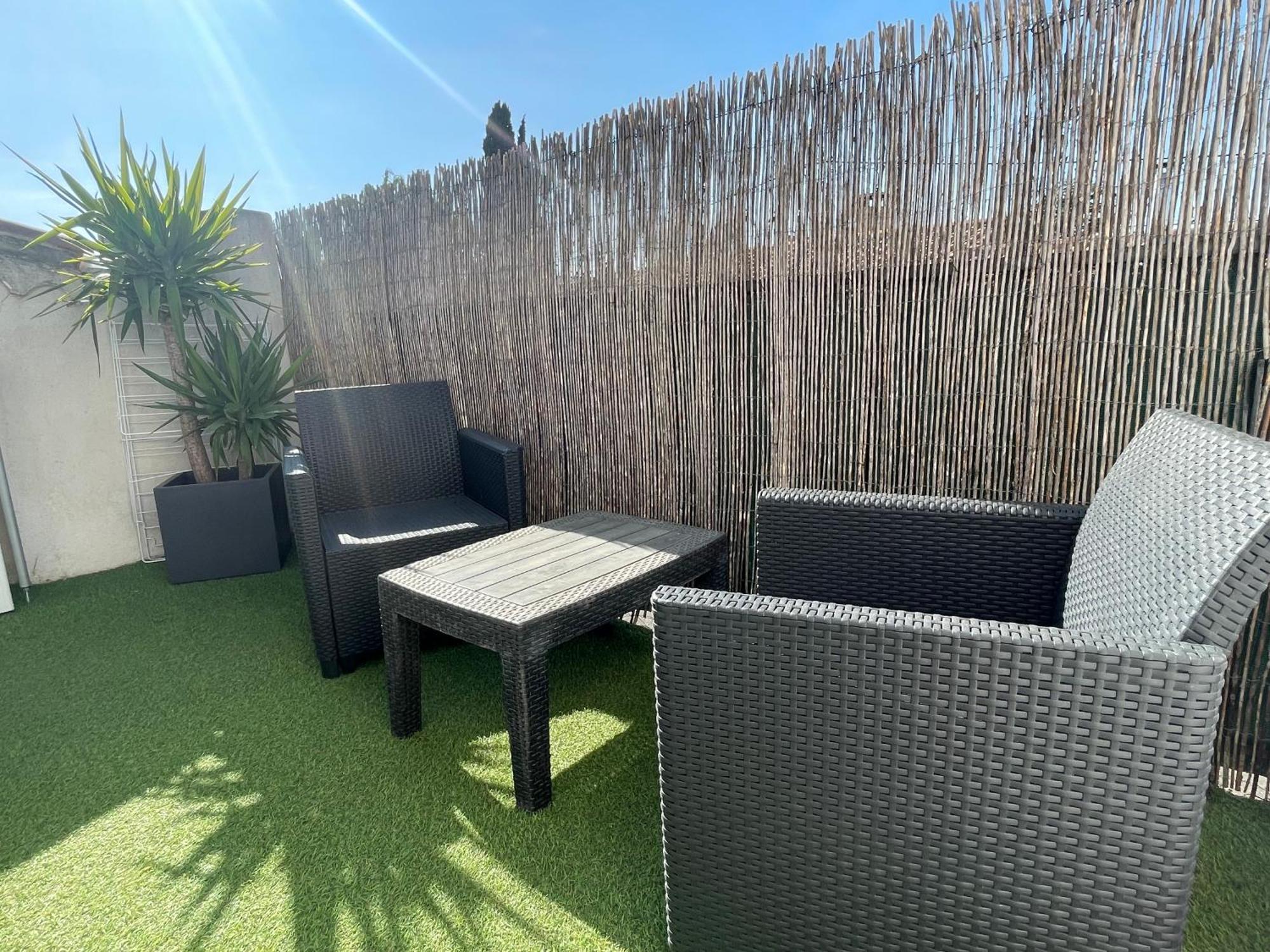 A 400 M Confort Terrasse Clim Parking *