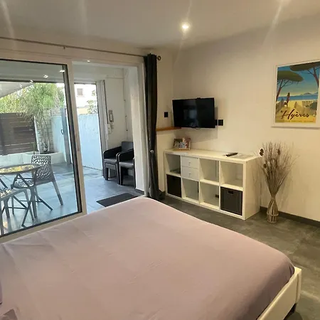 Plage A 400 M Studio Tout Confort Terrasse Clim Parking Hyeres Exterior photo